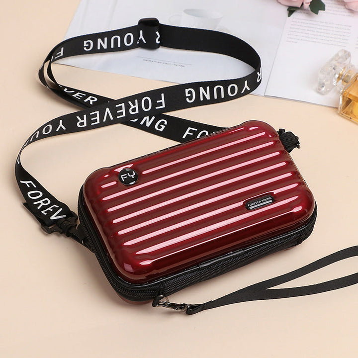 Dame PVC mini skuldertaske, stilfuldt og kompakt design, justerbare stropper, gul farve, luksus indvendigt.
