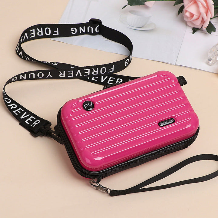 Dame PVC mini skuldertaske, stilfuldt og kompakt design, justerbare stropper, gul farve, luksus indvendigt.