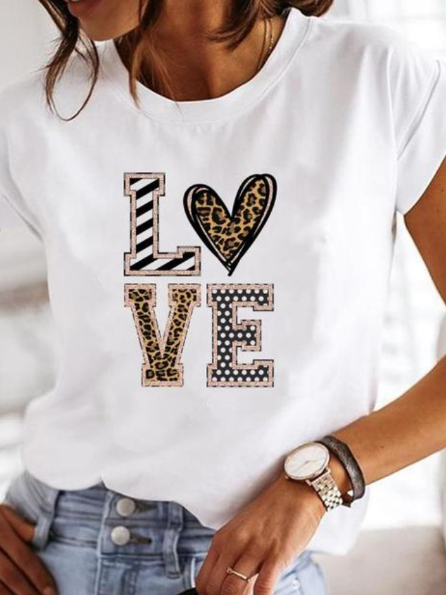 Dame T-shirt med moderne snit og farverigt print