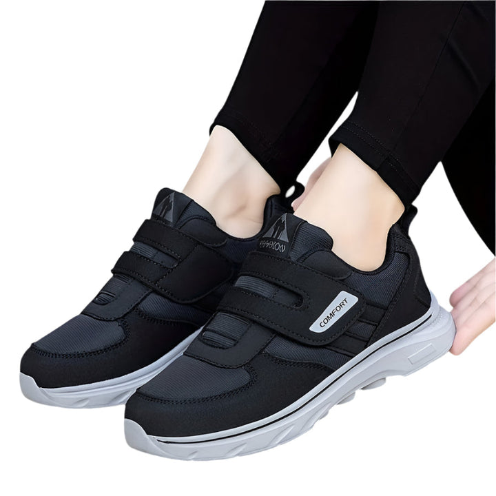 Dame sandaler velcro; åndbart mesh, slidstærke gummisåler, let justerbar lukning.