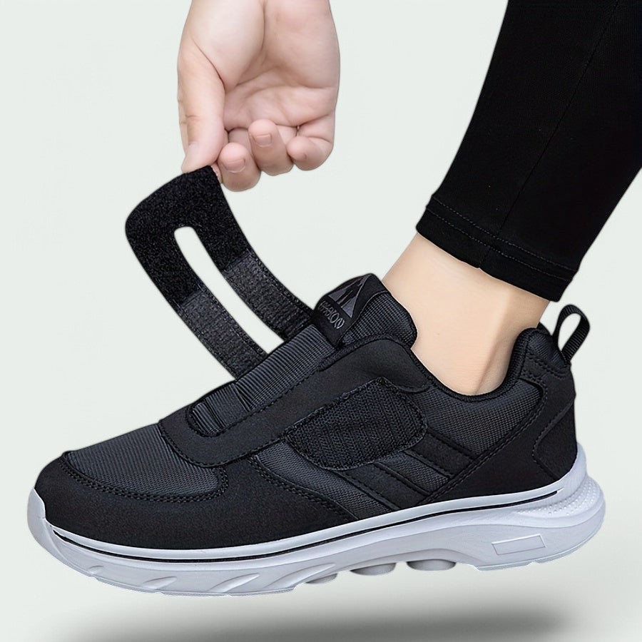 Dame sandaler velcro; åndbart mesh, slidstærke gummisåler, let justerbar lukning.