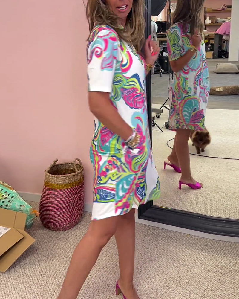 Dame boho midi kjole, blødt stof, åndbar og trendy look, levende print, afslappet pasform.