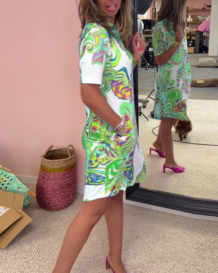 Dame boho midi kjole, blødt stof, åndbar og trendy look, levende print, afslappet pasform.