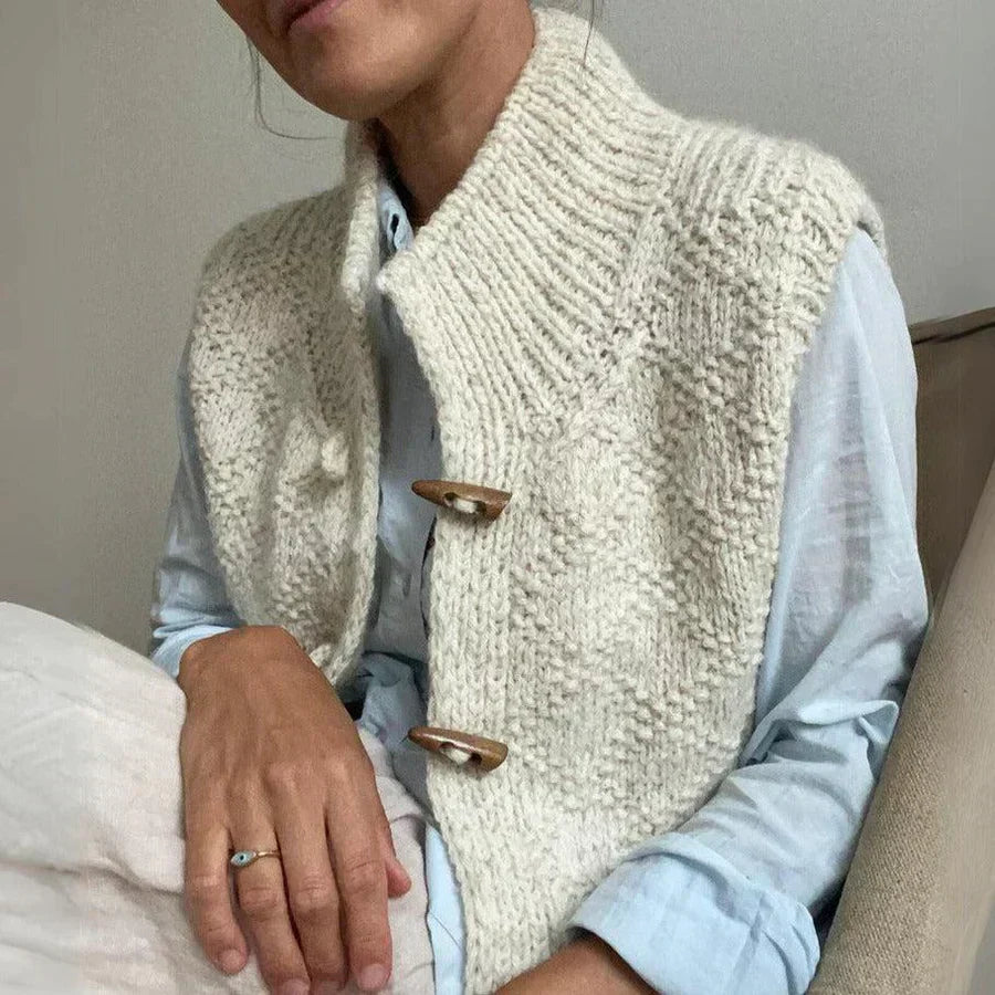 Dame vatteret vest fra siden