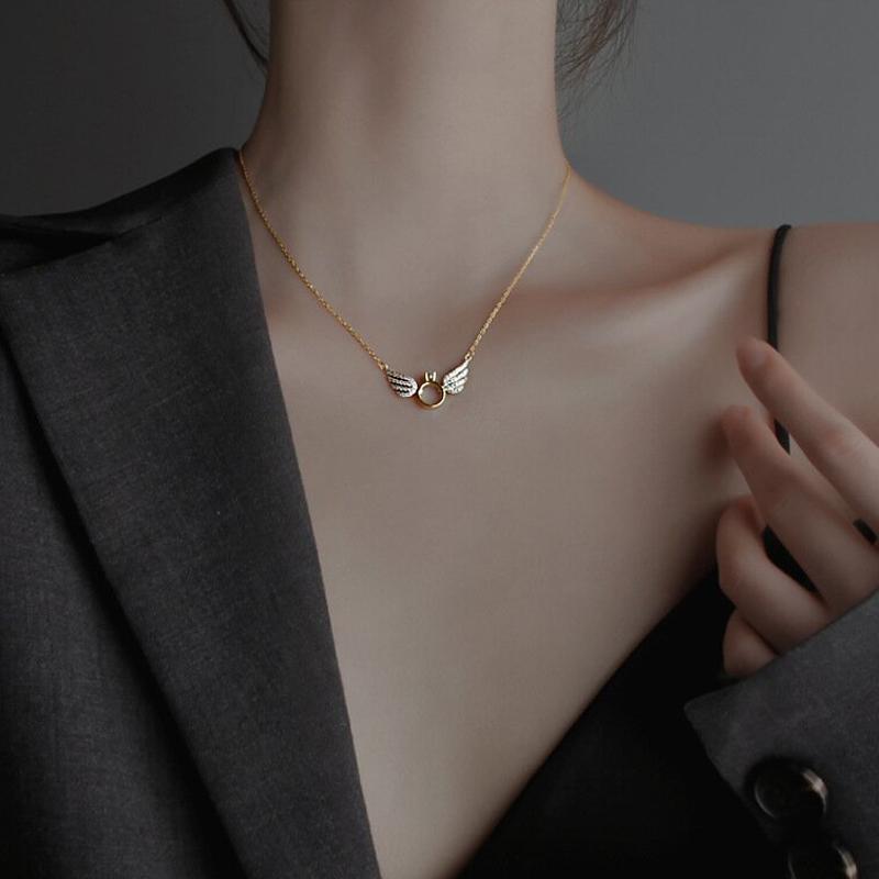 Dame elegant engelvinghængsmykke i sølv eller guld, flydende diamanter, stilfuld gave til en elsket, 45+5cm længde.