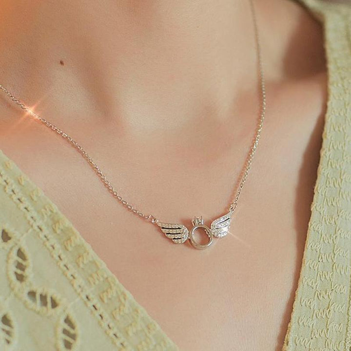 Dame elegant engelvinghængsmykke i sølv eller guld, flydende diamanter, stilfuld gave til en elsket, 45+5cm længde.