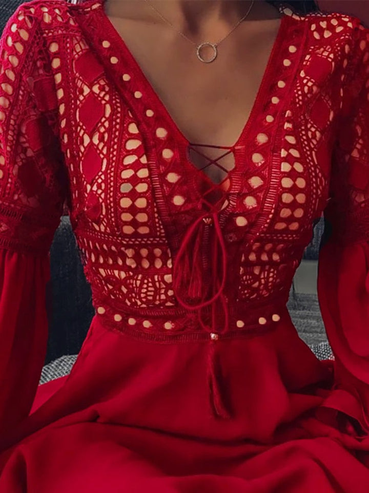 Dame elegant festkjole, feminin illusionsudskæring, smukt faldende, til specielle lejligheder