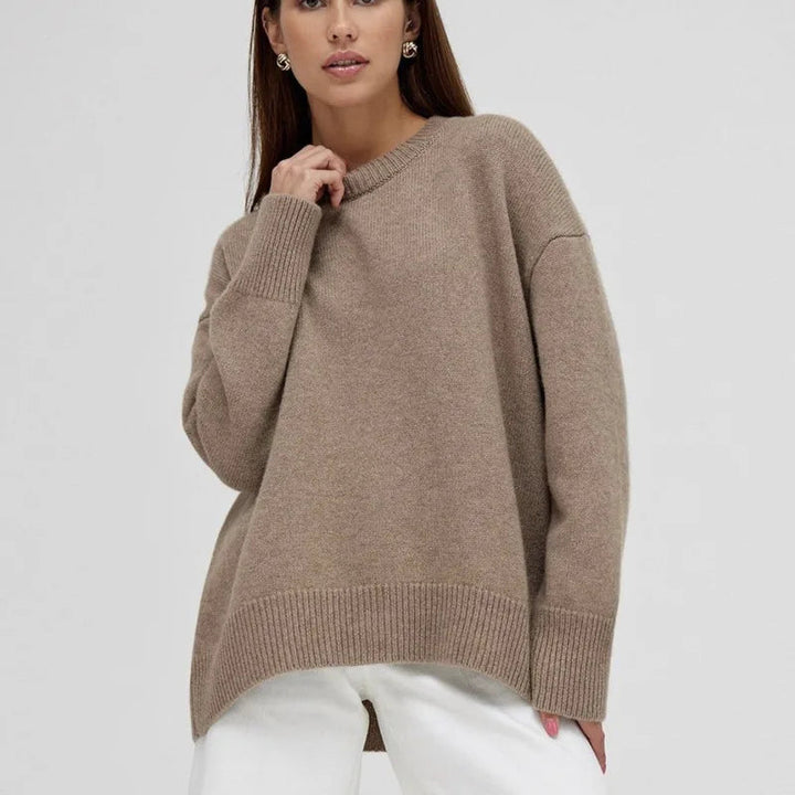 Dame elegant strikket sweater med rund hals, blødt materiale, klassisk og alsidigt tøj til kølige dage.