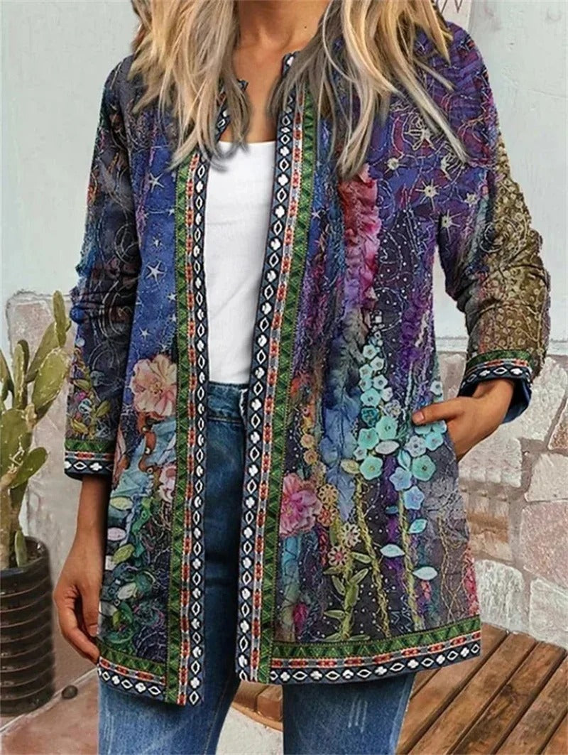 Dame etnisk lang cardigan, vintage-print, rund hals, sidelommer, blødt materiale, efterårsmode.