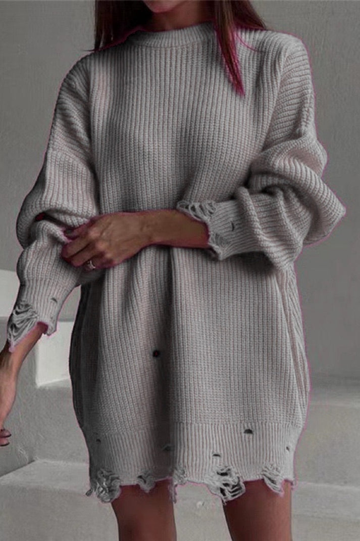 Dame grå striktrøje med O-hals, afslappet og åndbar, perfekt til lag-på-lag beklædning efterår og vinter.