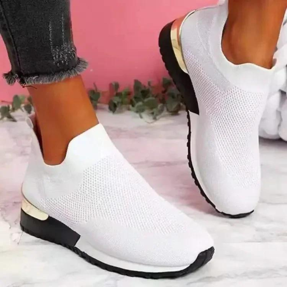 Dame åndbare slip-on sko, multifarvet design, minimalistisk og elegant udseende, behagelige til enhver lejlighed.