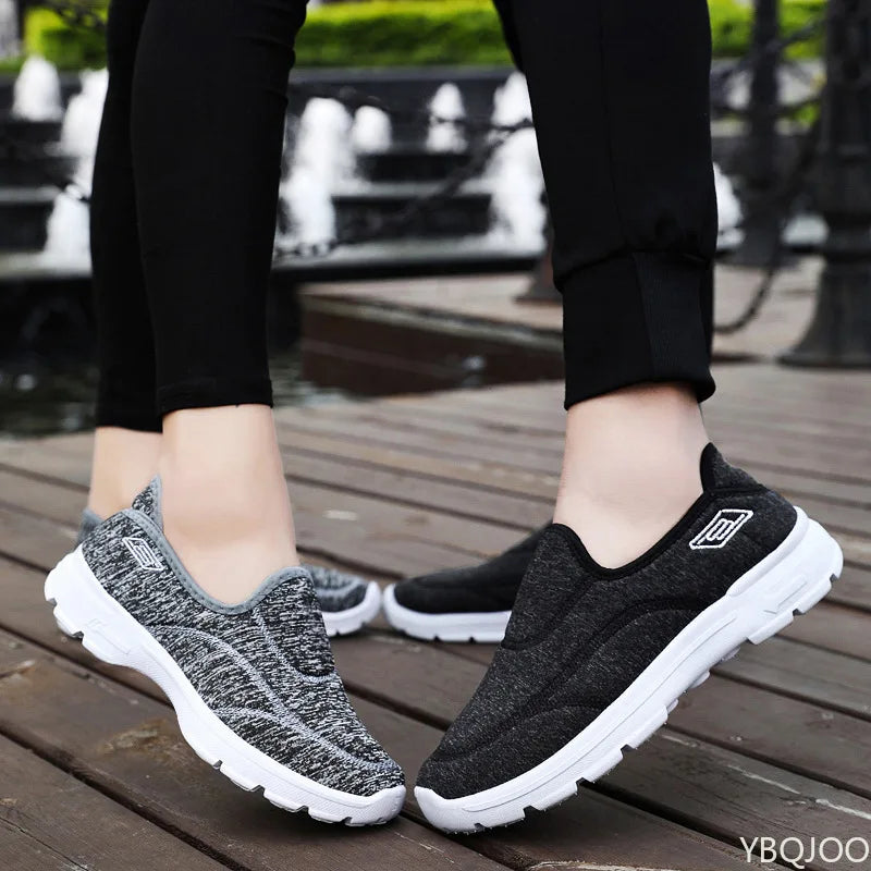 "Naisten hengittävät sneakerit kevyt mukavuus, monikäyttöiset kangaskengät raikkaissa väreissä ja ajattomalla muotoilulla."