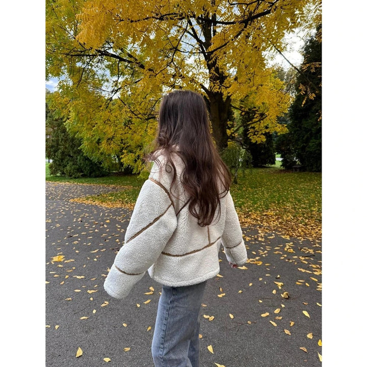 "Naisten kaksipuolinen fleece-takki, kontrastivärikuvioin, tyylikäs ja lämmin talvitakki, moderni ilme ja mukavuus."