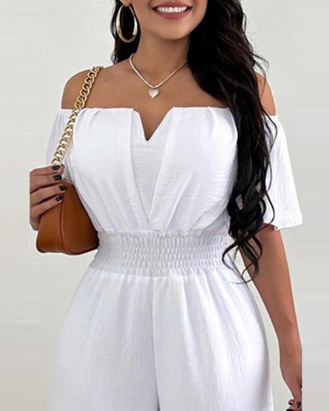 Dame sommer off-shoulder kjole med rynkede detaljer, elastisk talje
