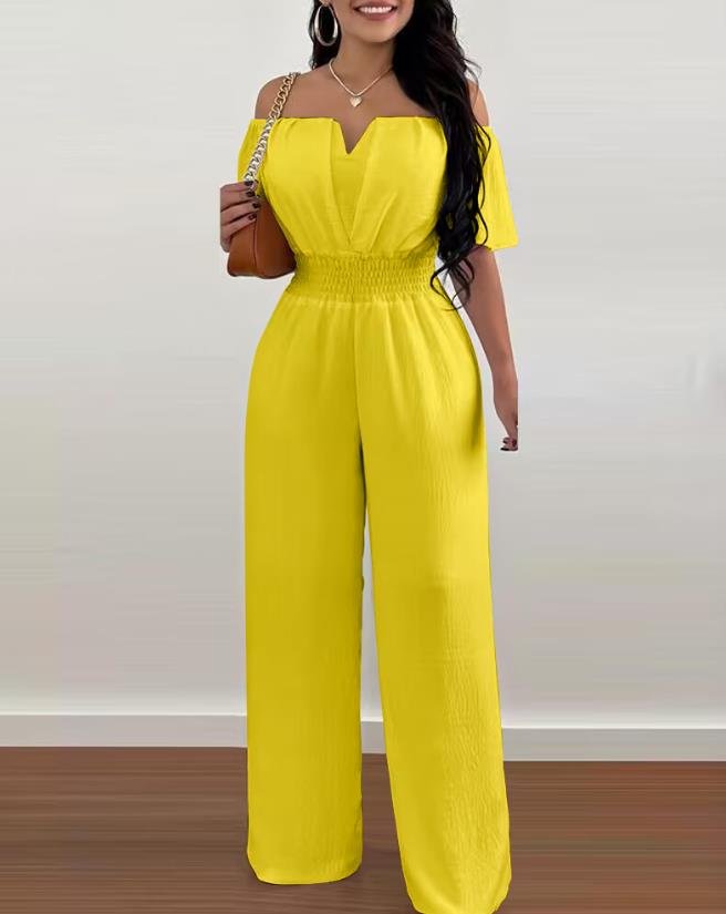 Dame sommer off-shoulder kjole med rynkede detaljer, elastisk talje