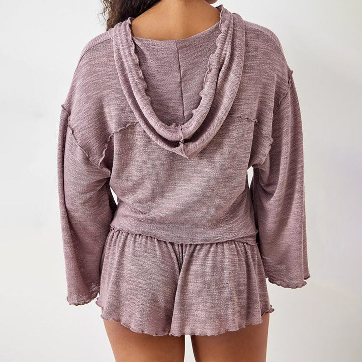 Dame sommersæt: kortærmet cropped top og højtaljede shorts til elegant sommerstil.