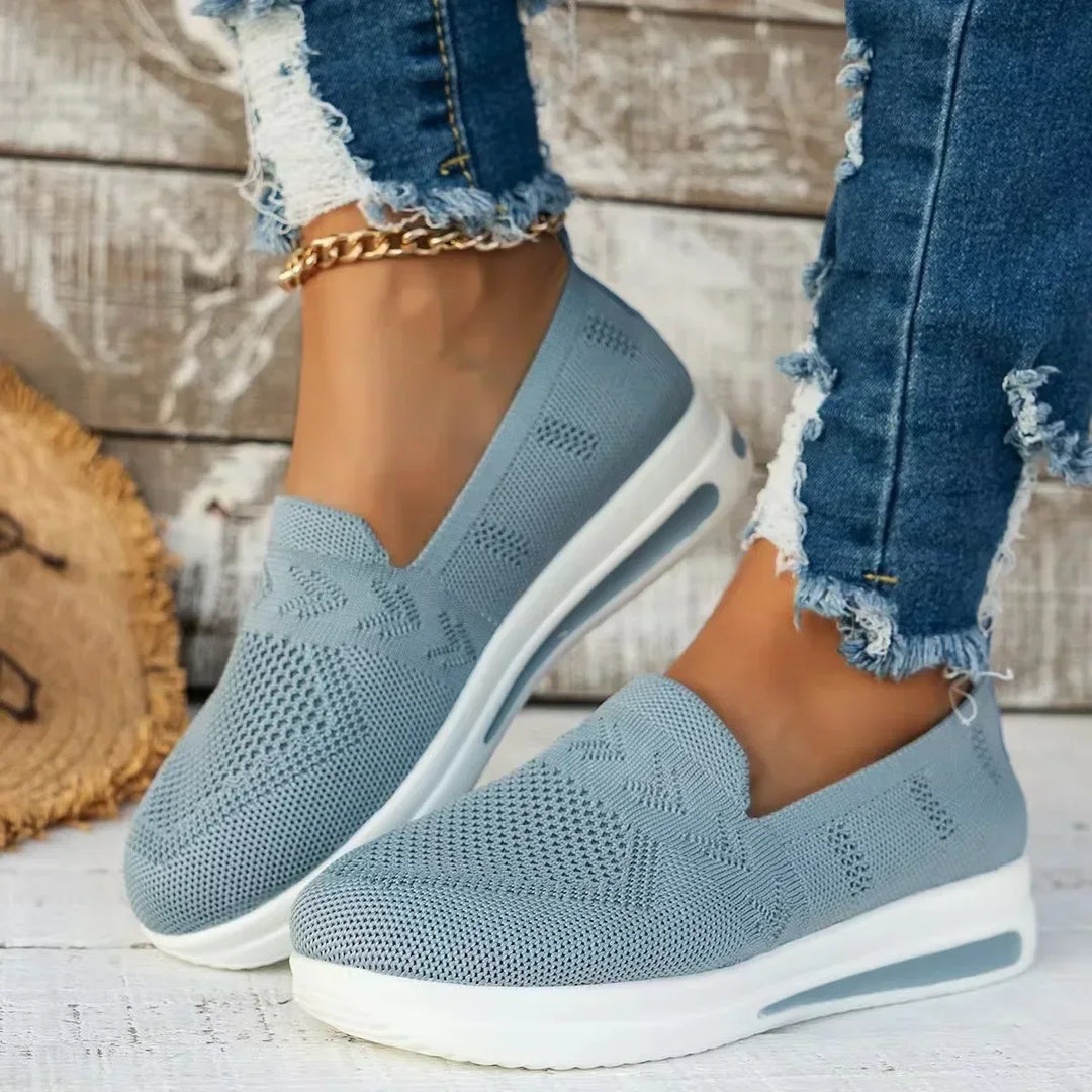Dame forårs-sommer mesh sneakers, lette og åndbare, i hvidt mesh-materiale, perfekte til sommerbrug.