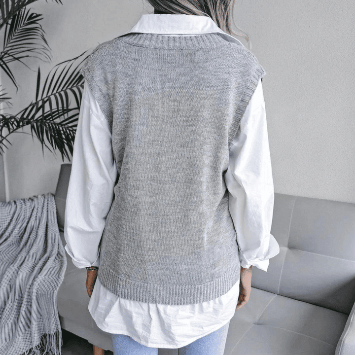 Dame let V-hals strikket vest med stilfuldt diamantmønster. Perfekt til lag-på-lag.