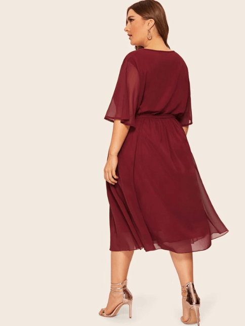 Dame sommerkjole, let og elegant, flydende chiffon, elastisk talje, perfekt til sommerfester.