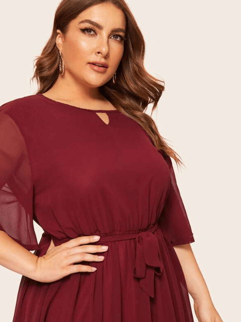 Dame sommerkjole, let og elegant, flydende chiffon, elastisk talje, perfekt til sommerfester.