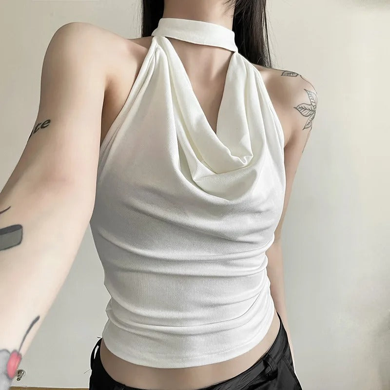 Dame let sort halterneck-top – minimalistisk design og afslappet pasform til sommer og lag-på-lag.