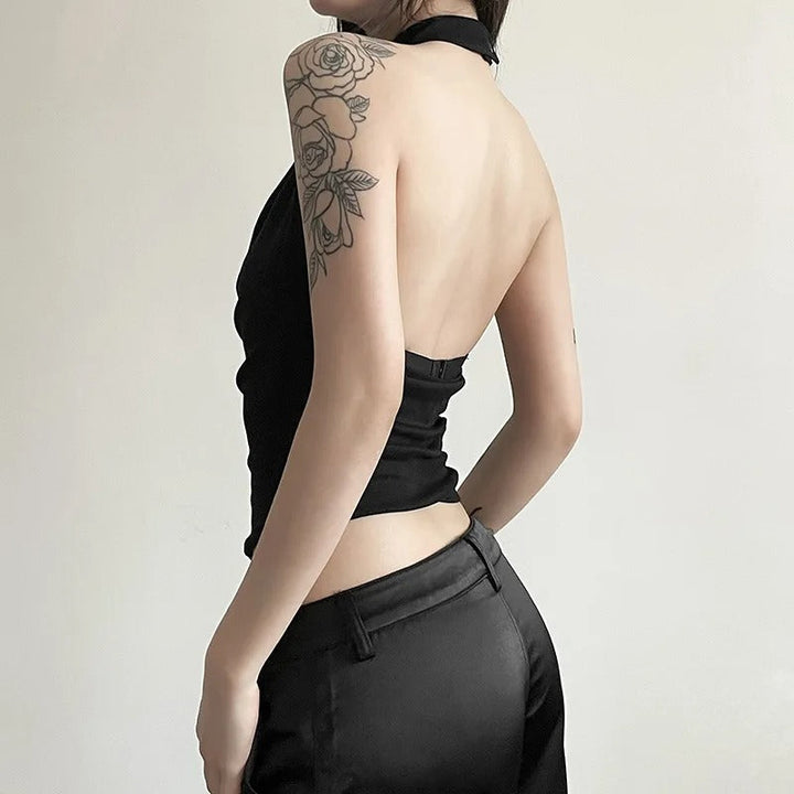Dame let sort halterneck-top – minimalistisk design og afslappet pasform til sommer og lag-på-lag.