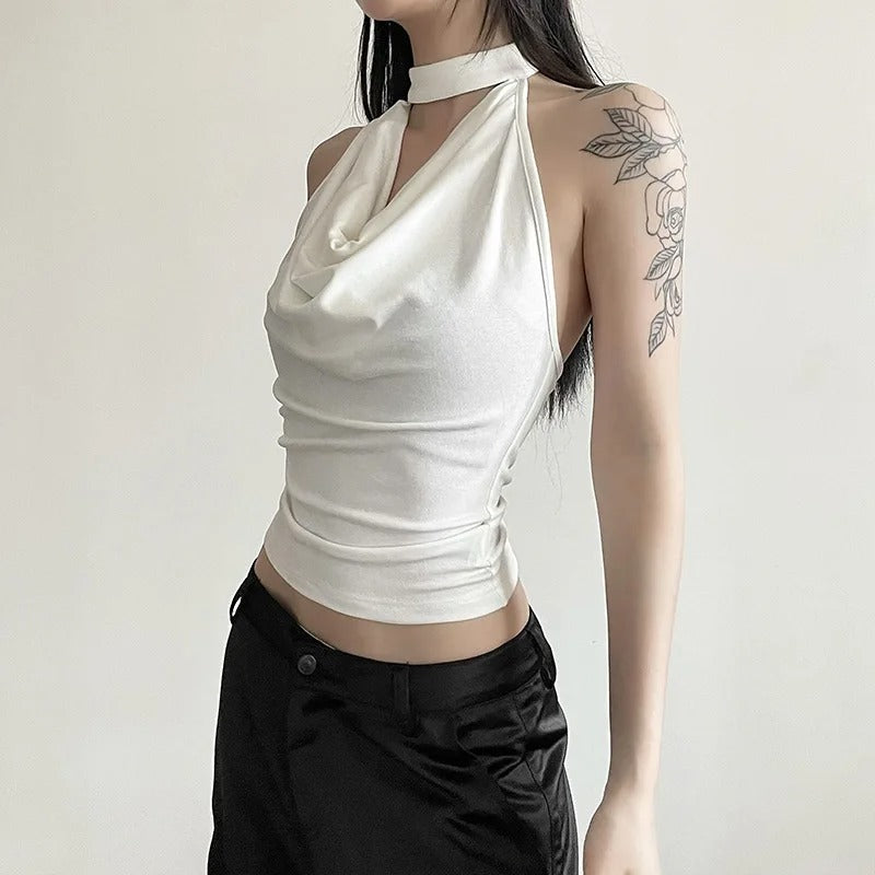 Dame let sort halterneck-top – minimalistisk design og afslappet pasform til sommer og lag-på-lag.