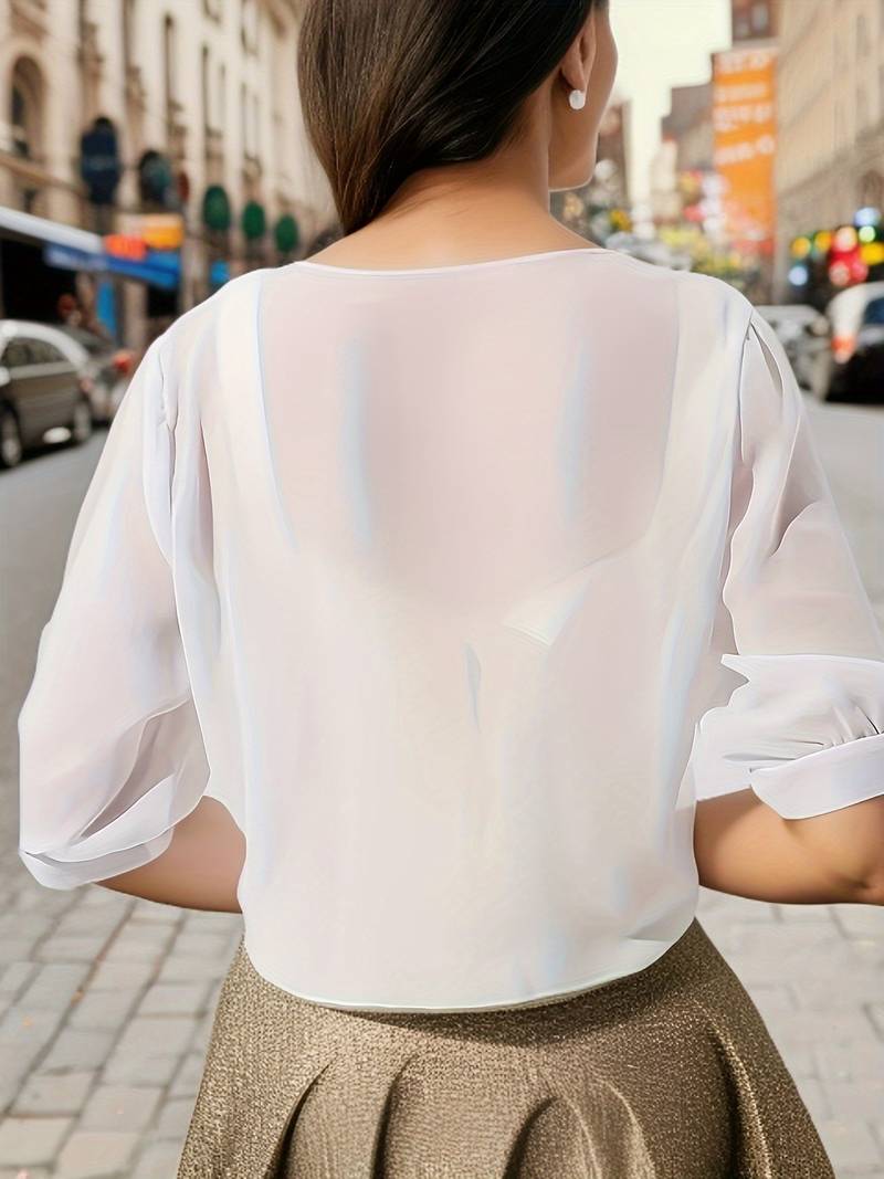 Dame let bomuldsbluse, åben front, luftigt og åndbart design, perfekt til forårs- og sommeroutfits.