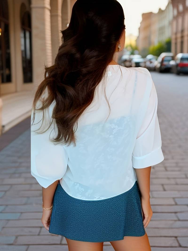 Dame let bomuldsbluse, åben front, luftigt og åndbart design, perfekt til forårs- og sommeroutfits.