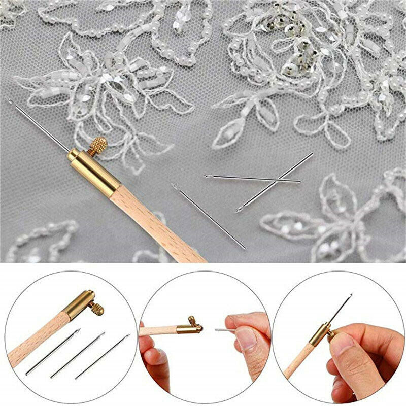 Dame Broderi Hæklesæt med Aluminiums Håndtag, farverigt garn, rustfrit stål nåle og perledekorationer synlige.