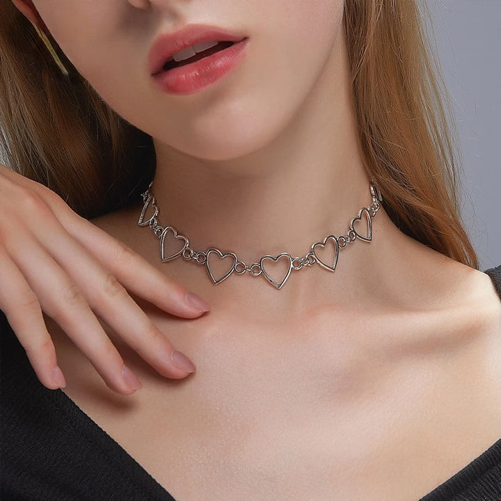 Dame koreansk hjertehalskæde, punk-inspireret hjertechoker, fås i sølv og guld.