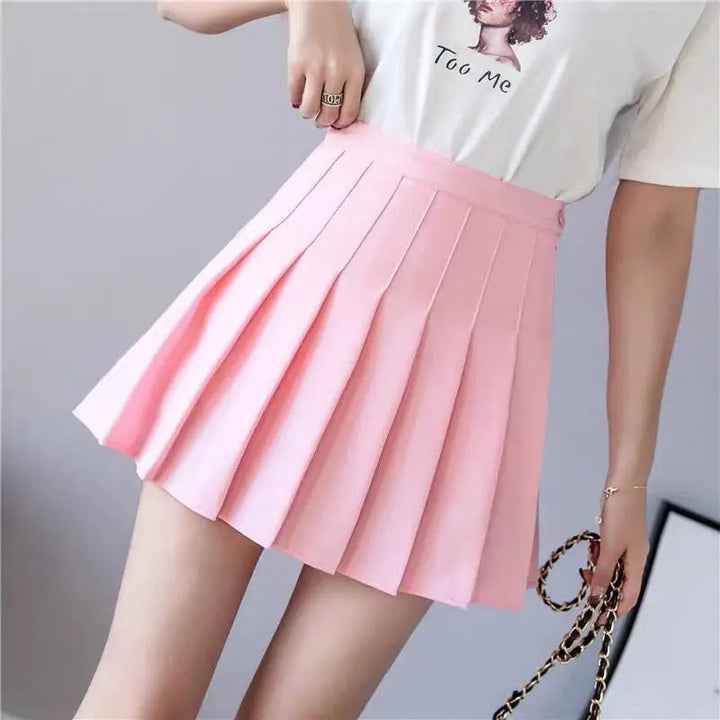 Dame mini skirt med høj talje og læg i sort, der fremhæver taljen og giver et flatterende, klassisk look.