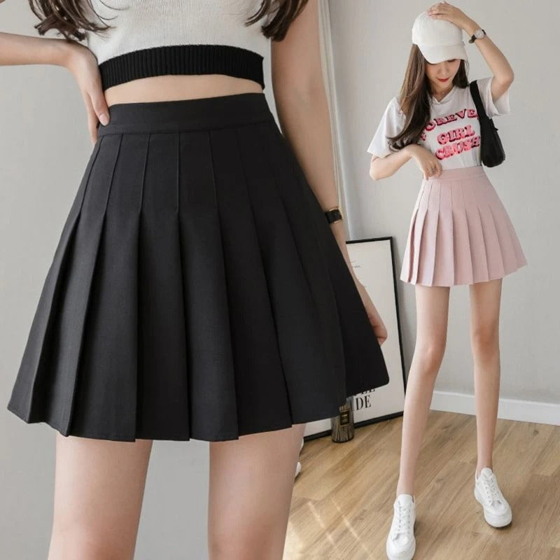 Dame mini skirt med høj talje og læg i sort, der fremhæver taljen og giver et flatterende, klassisk look.