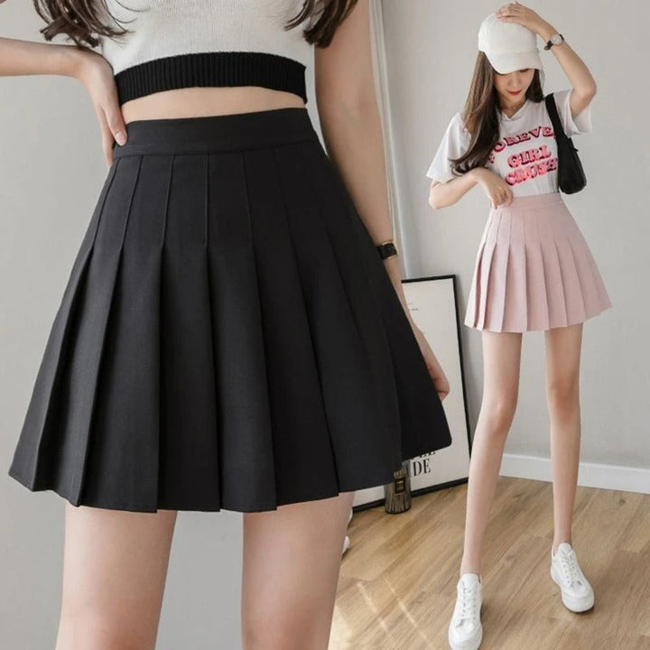 Dame mini skirt med høj talje og læg i sort, der fremhæver taljen og giver et flatterende, klassisk look.