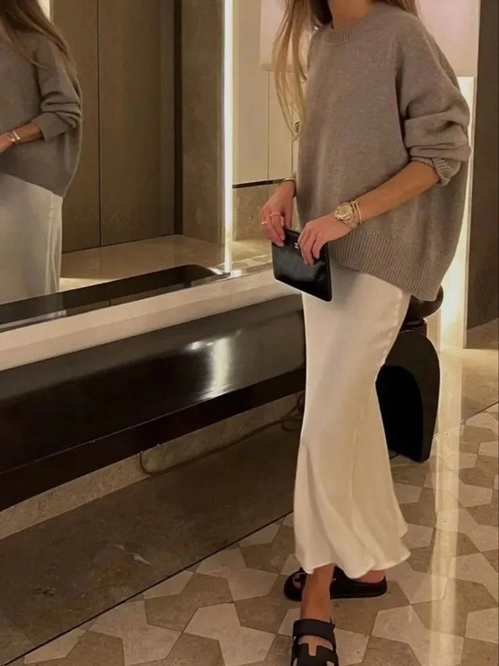 Dame højtaljet flydende satin midi nederdel, flatterende silhuet, elegant og komfortabel til afslappet stil.