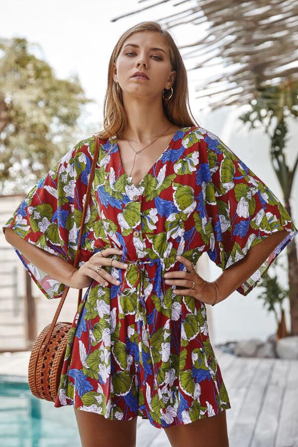 Dameblomstret jumpsuit, flot blomstermønster, behageligt snit, sommerkjole, alsidigt stykke tøj.