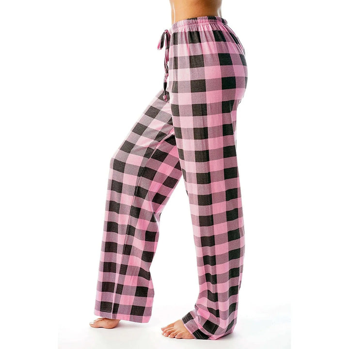 Dame vidt benede ternede pyjamasbukser, klassisk ternet mønster, blødt materiale, komfort og stil til vinteraftener.