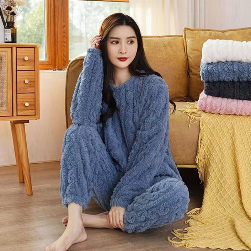 Dame Varm Fleece Pyjamasæt - Komfortabel og stilfuld til hjemmebrug.