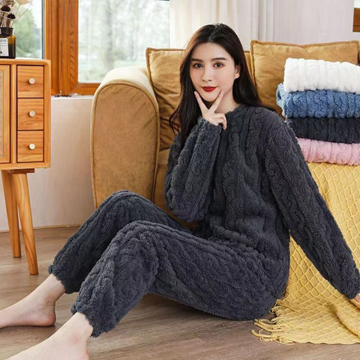 Dame Varm Fleece Pyjamasæt - Komfortabel og stilfuld til hjemmebrug.