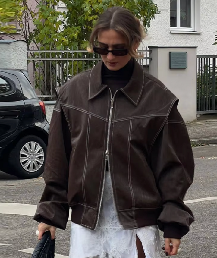 Dame varm oversized bomberjakke i beige, med ribkanter og lynlås, moderne og behagelig efterårsjakke