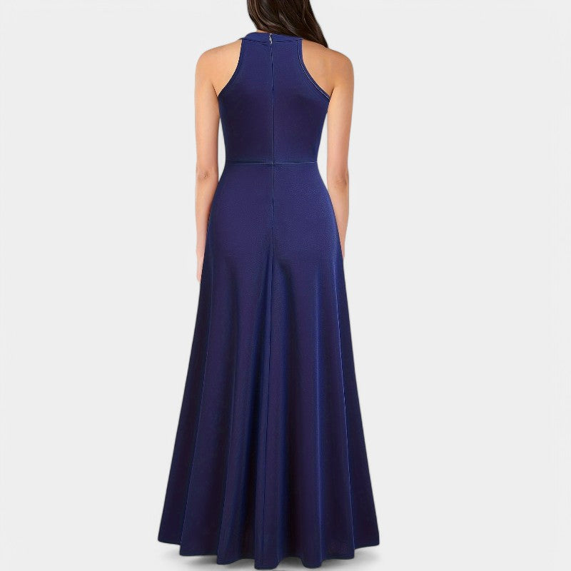 Dame maxi-kjole med høj talje og slidser, elegant snit, sidevisning, til stilfulde lejligheder.
