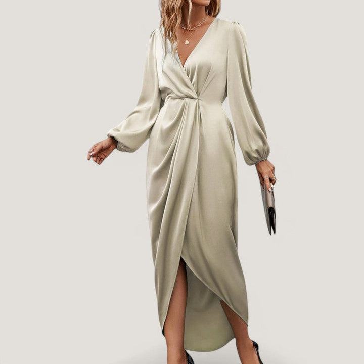 Dame midi kjole kombineret til et afslappet look