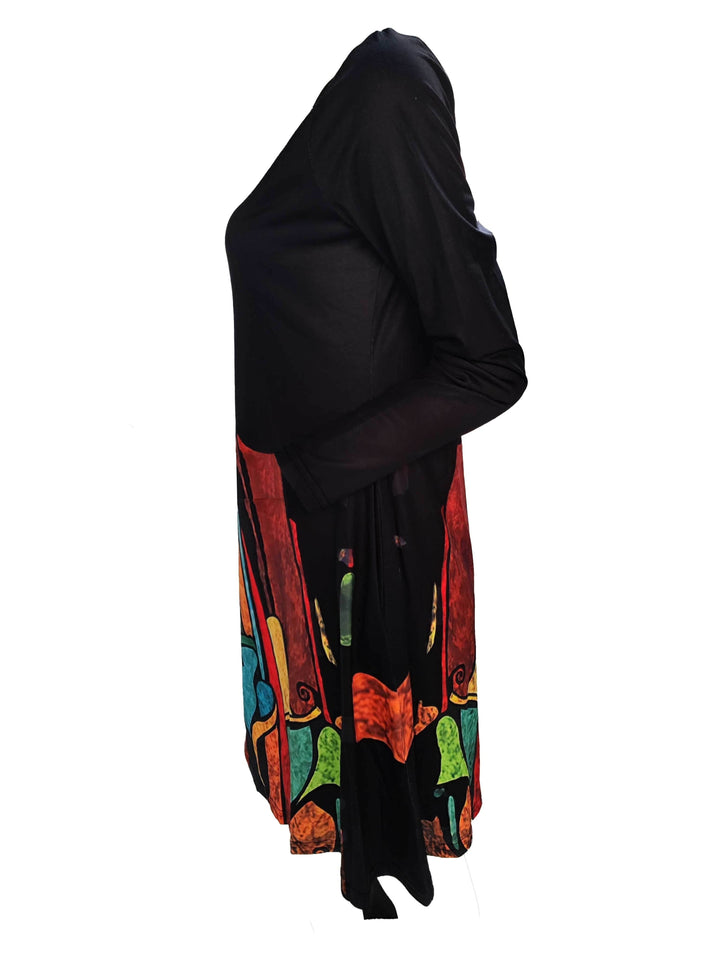 Dame midi kjole med kunstnerisk print og lange ærmer, blødt materiale, yndefuld og fleksibel design.