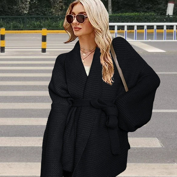 Naisten mid-length villatakki, ylipitkä leikkaus, lämmin ja elegantti, vyötärölle sidottava yksityiskohta, syksyn tyyliin.