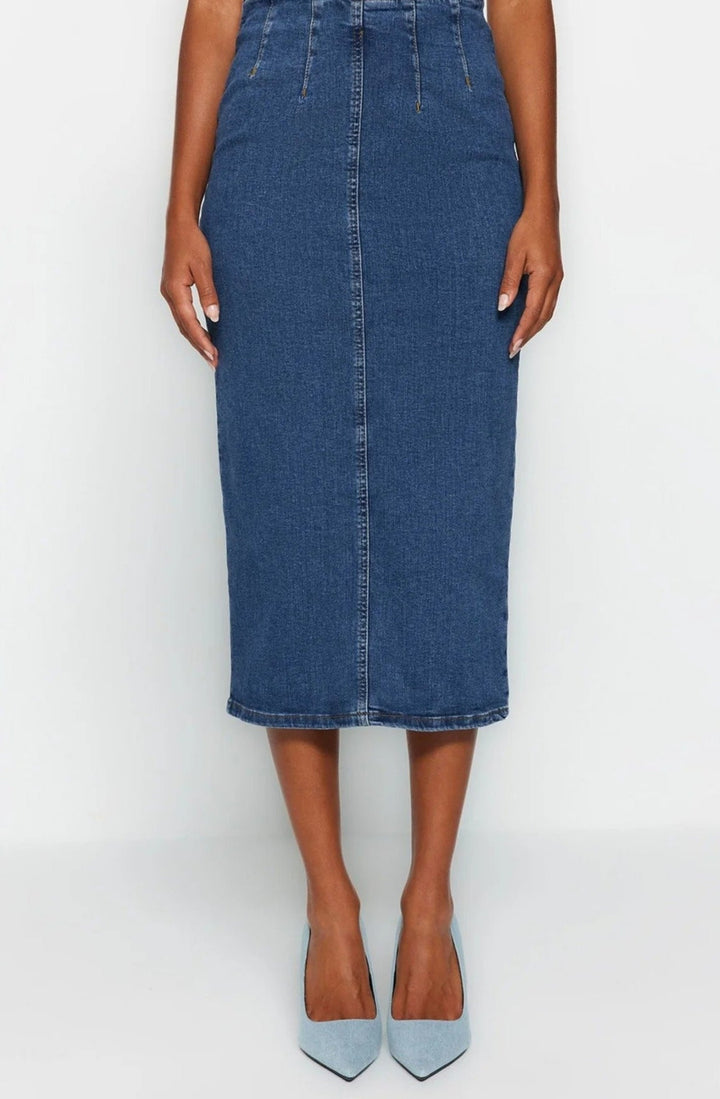 Dame alsidig midi denim nederdel, slank pasform, klare sømme, denim, lige under knæet.