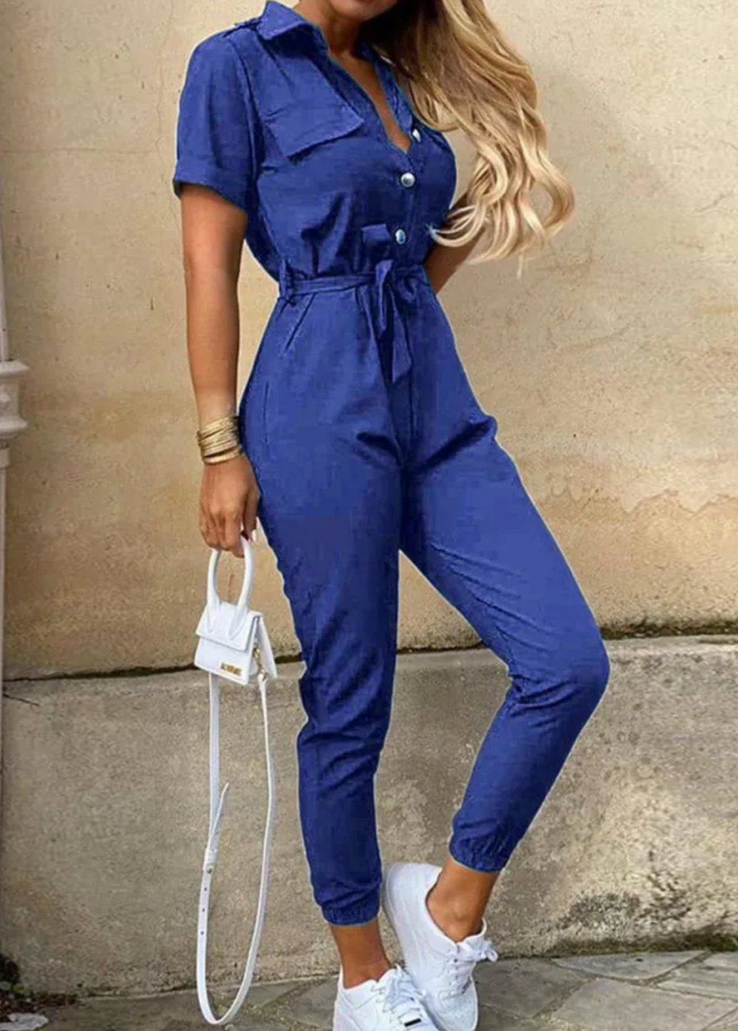 Dame multifarvet, elegant jumpsuit forfra, flatterende snit, velegnet til fester; høj komfort og mode