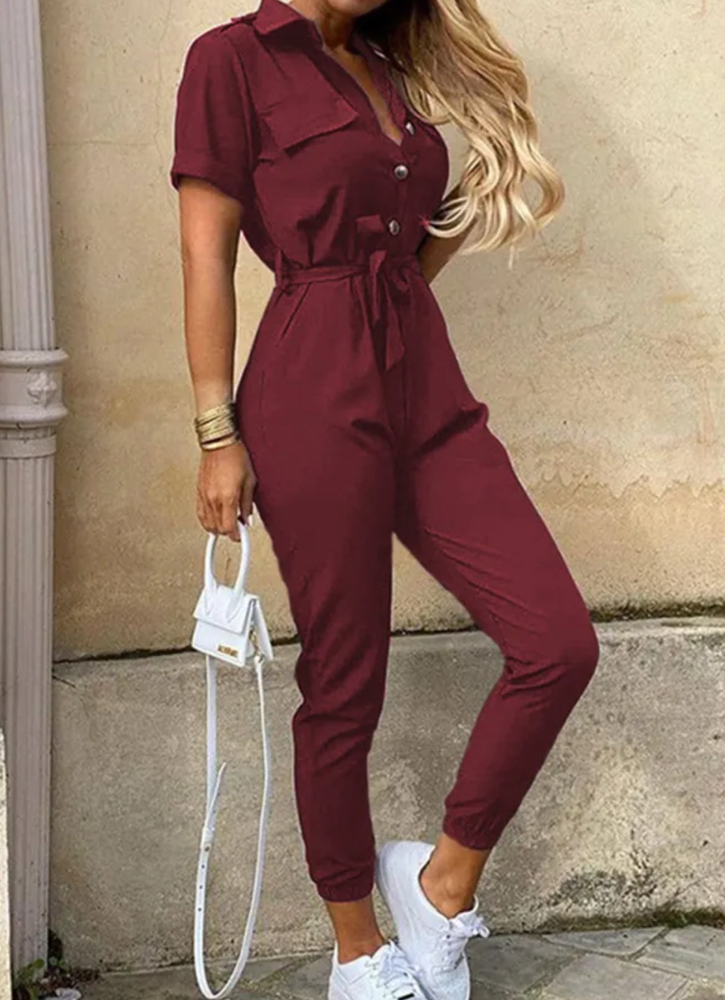 Dame multifarvet, elegant jumpsuit forfra, flatterende snit, velegnet til fester; høj komfort og mode