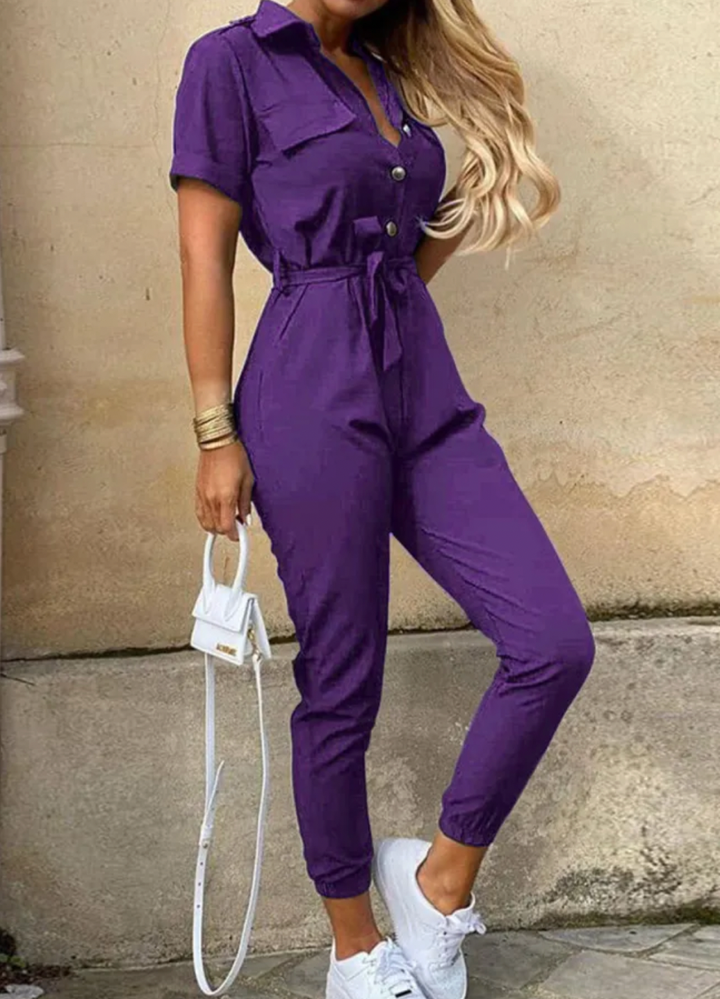 Dame multifarvet, elegant jumpsuit forfra, flatterende snit, velegnet til fester; høj komfort og mode