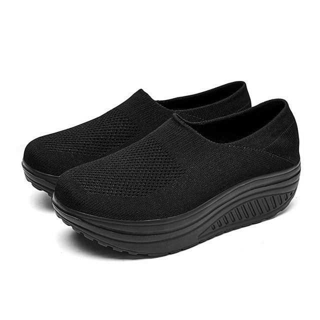 Naisten mukavat hengittävät sandaalit, kevyt materiaali, ergonominen pohja, ihanteellinen kevät- ja kesäkäyttöön.