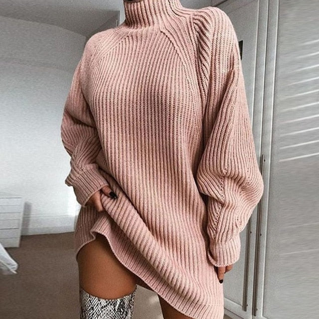 Dame striktrøje, blød og varm til efteråret, beige farve, rund hals, lange ærmer, tidløst design.